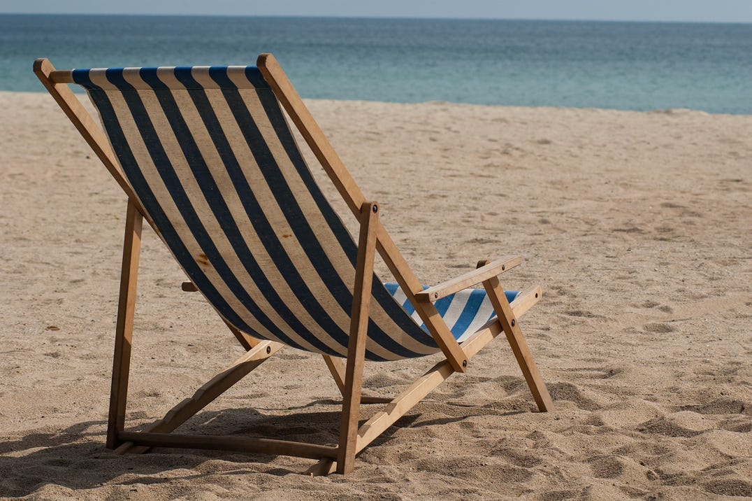 Friesenkoje - Liegestuhl am Strand